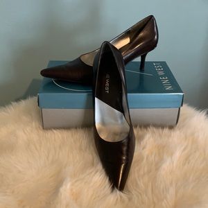 Brown leather Nine West heels